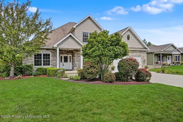 203 Azalea Drive, Mayfield, PA 18433