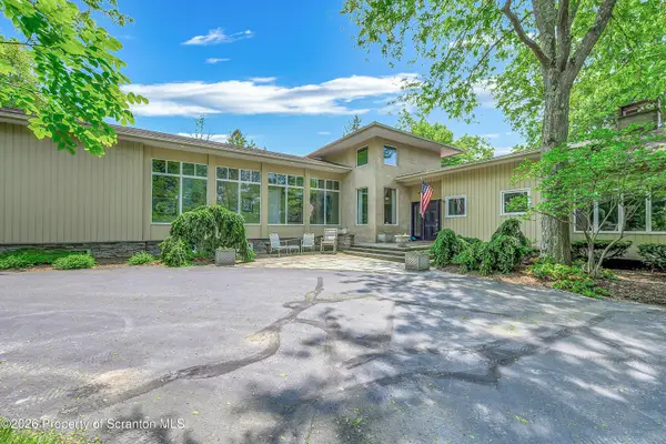 713 Glenburn Road, Waverly Twp, PA 18411