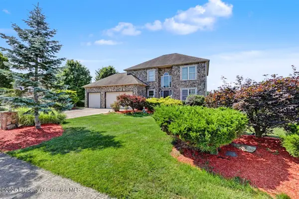 417 Varsity Drive, Throop, PA 18512