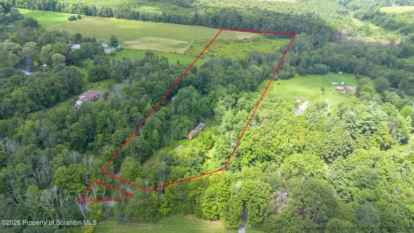 6 Silhouette Lane, Waymart, PA 18472
