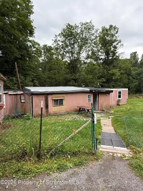 820 Lake Henry Road, Lake Ariel, PA 18436