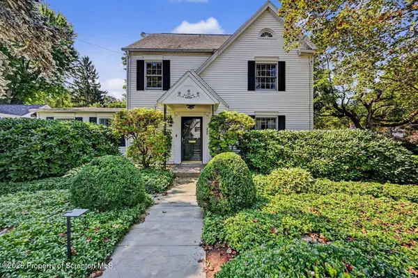 220 Holly Lane, Clarks Summit, PA 18411