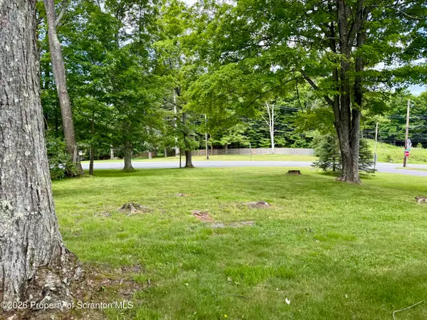 Skyline, Covington Twp, PA 18424