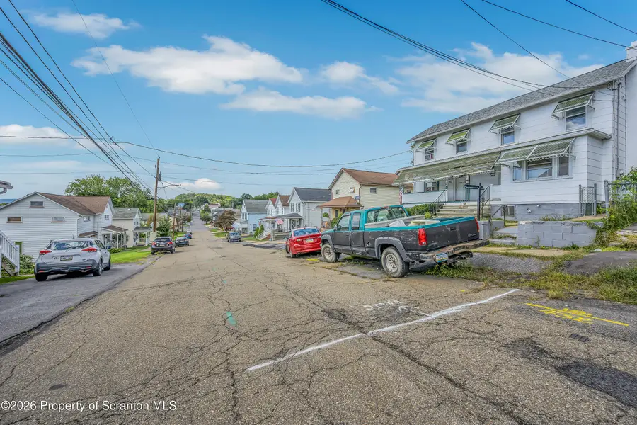 32 E Stanton Street, Hudson, PA 18705 - #2