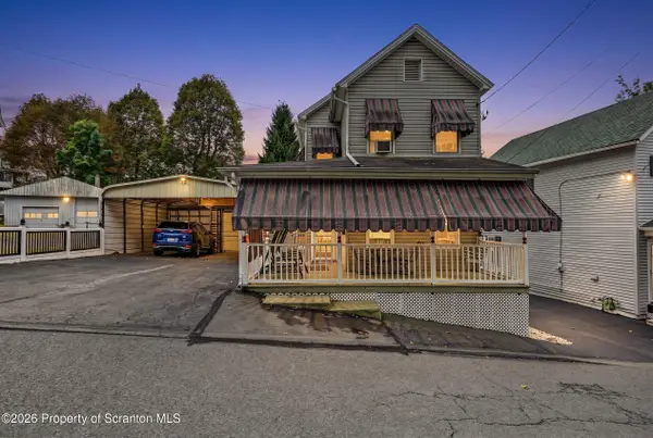 15 Harlem Avenue, Carbondale, PA 18407