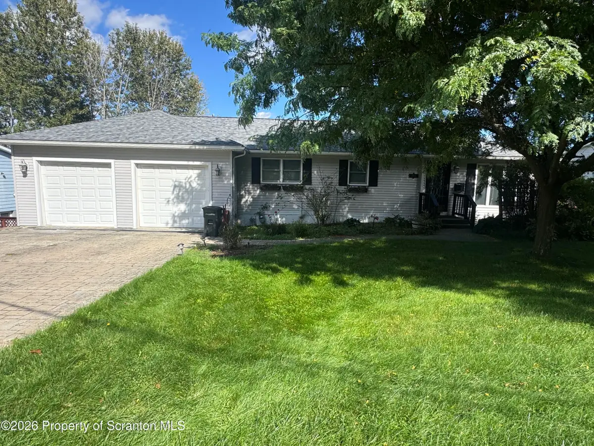 303 1/2 Tulip Circle, Clarks Summit, PA 18411 - #1