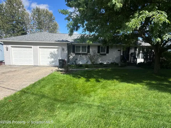 303 1/2 Tulip Circle, Clarks Summit, PA 18411