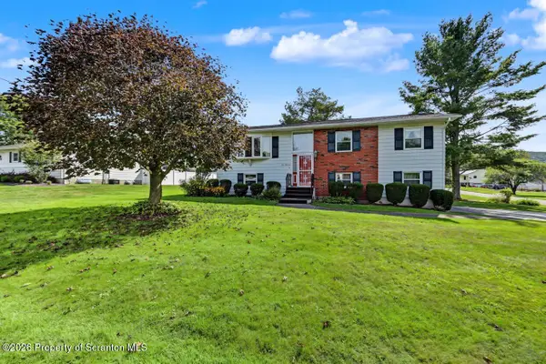 900 Oakwood Drive, South Abington Twp, PA 18411
