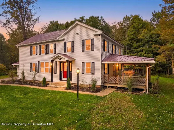 150 Wells Road, Greenfield Twp, PA 18407