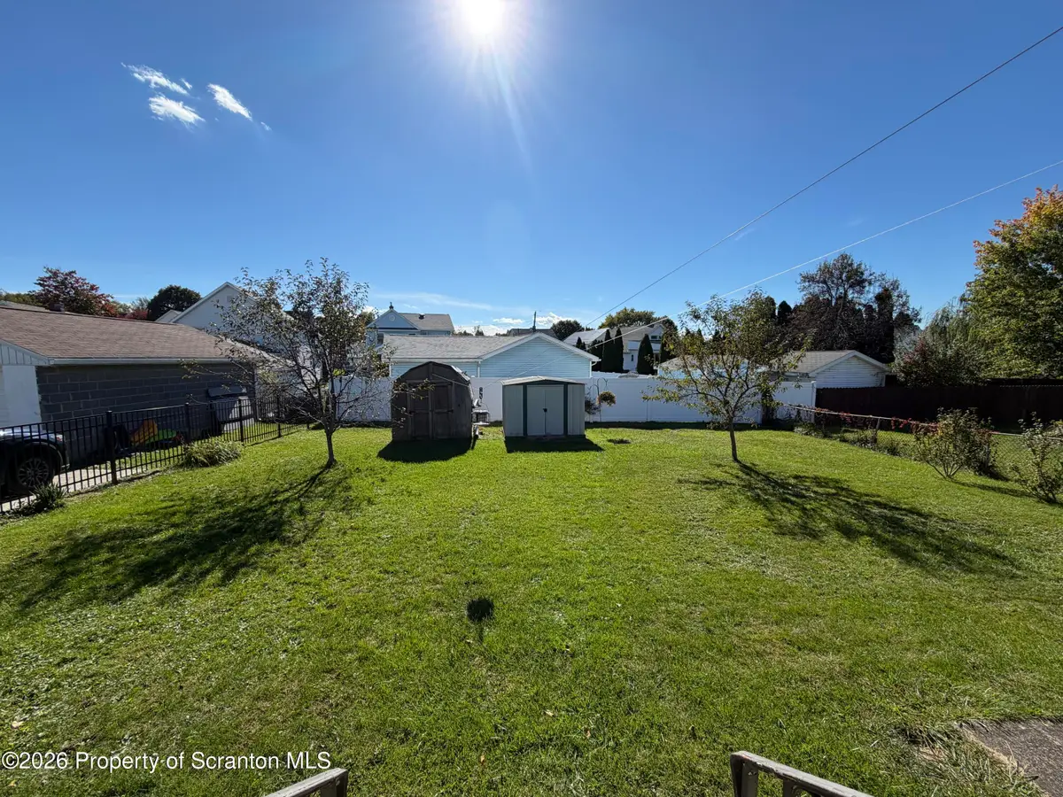 900 902 Washington Street, Throop, PA 18512 - #1