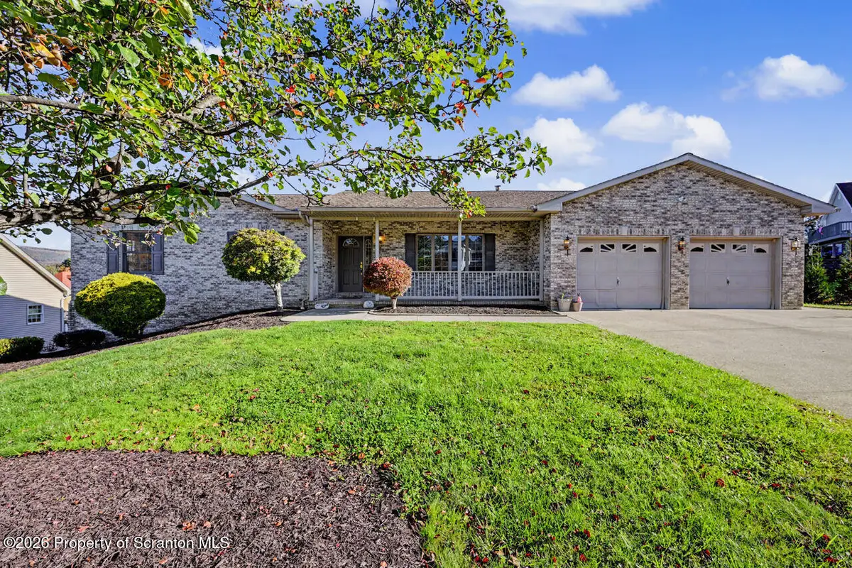 304 School Side Drive, Throop, PA 18512 - #1