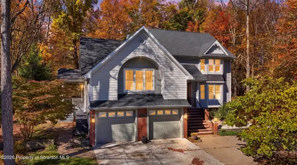 104 Nikelle Lane, South Abington Twp, PA 18411