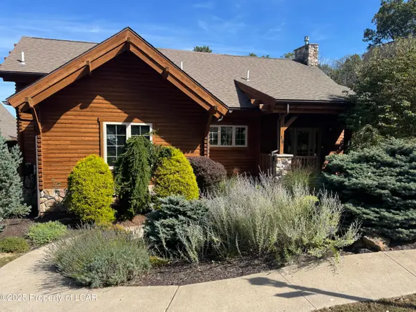 18 Sugarloaf Lane, Hazleton, PA 18202