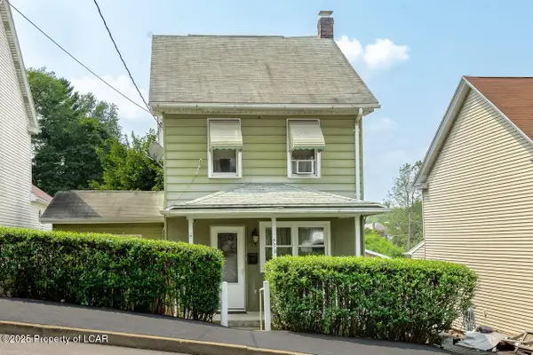 756 Seybert Street, Hazleton, PA 18201