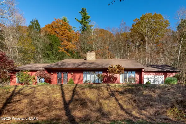 460 Lewis Drive, Bear Creek Village, PA 18602