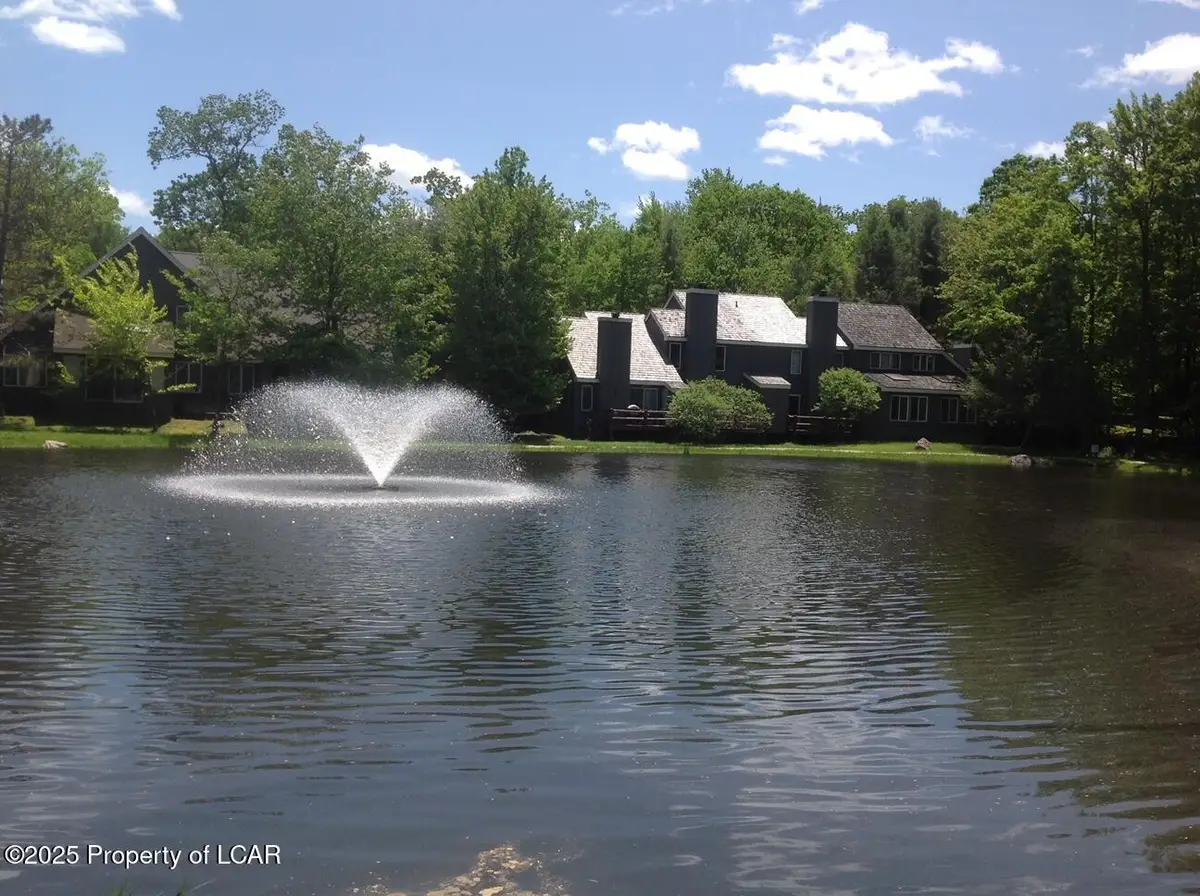 390 Snow Ridge Circle, Lake Harmony, PA 18624 - Image #1