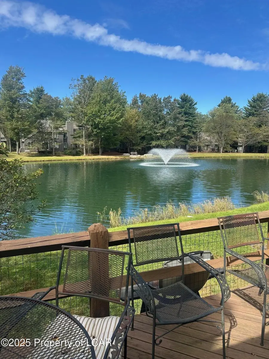 390 Snow Ridge Circle, Lake Harmony, PA 18624 - Image #3