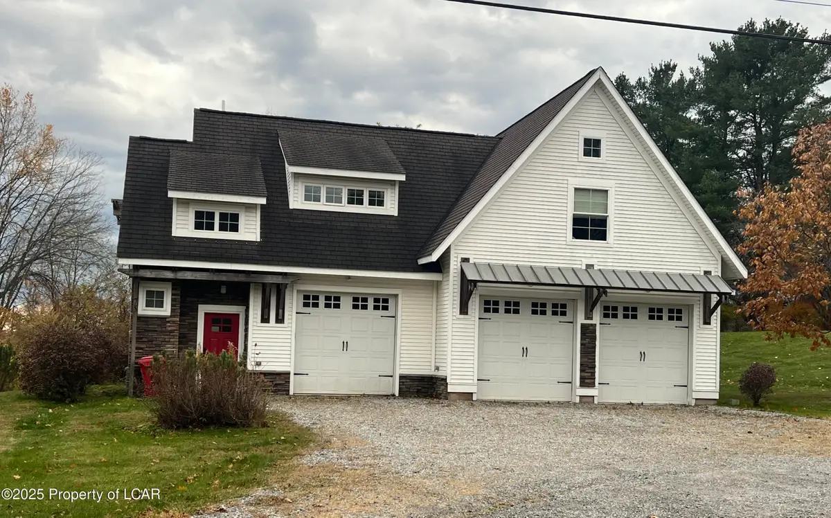 75 Country Club Road, Dallas, PA 18612 - Image #1