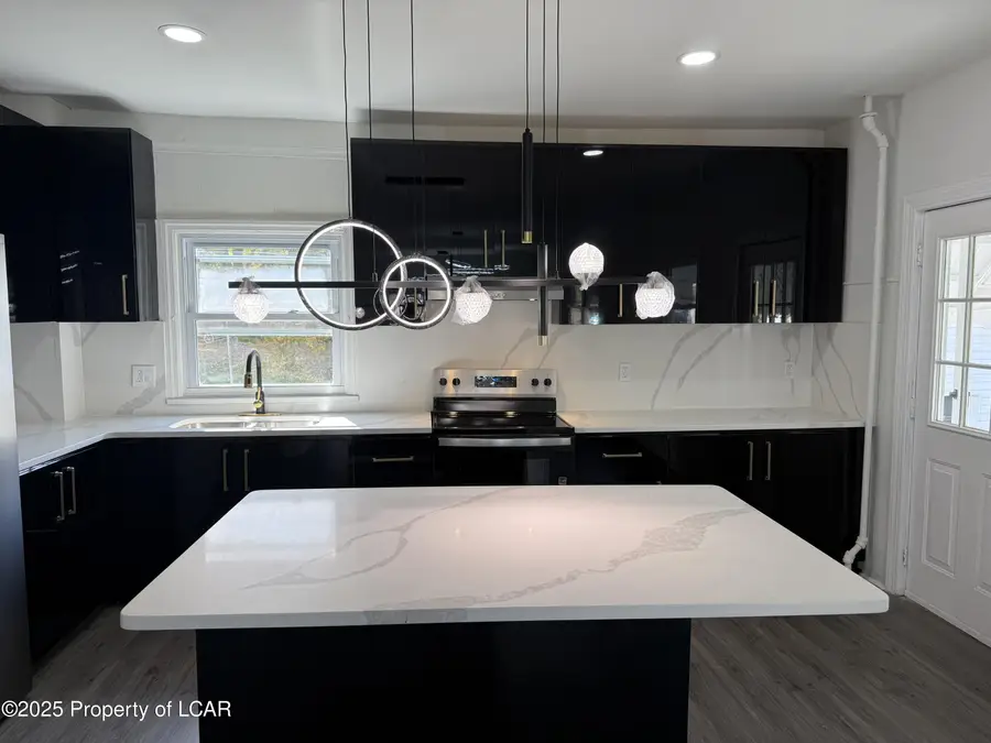 79 W Liberty Street, Hanover Township, PA 18706 - Image #3