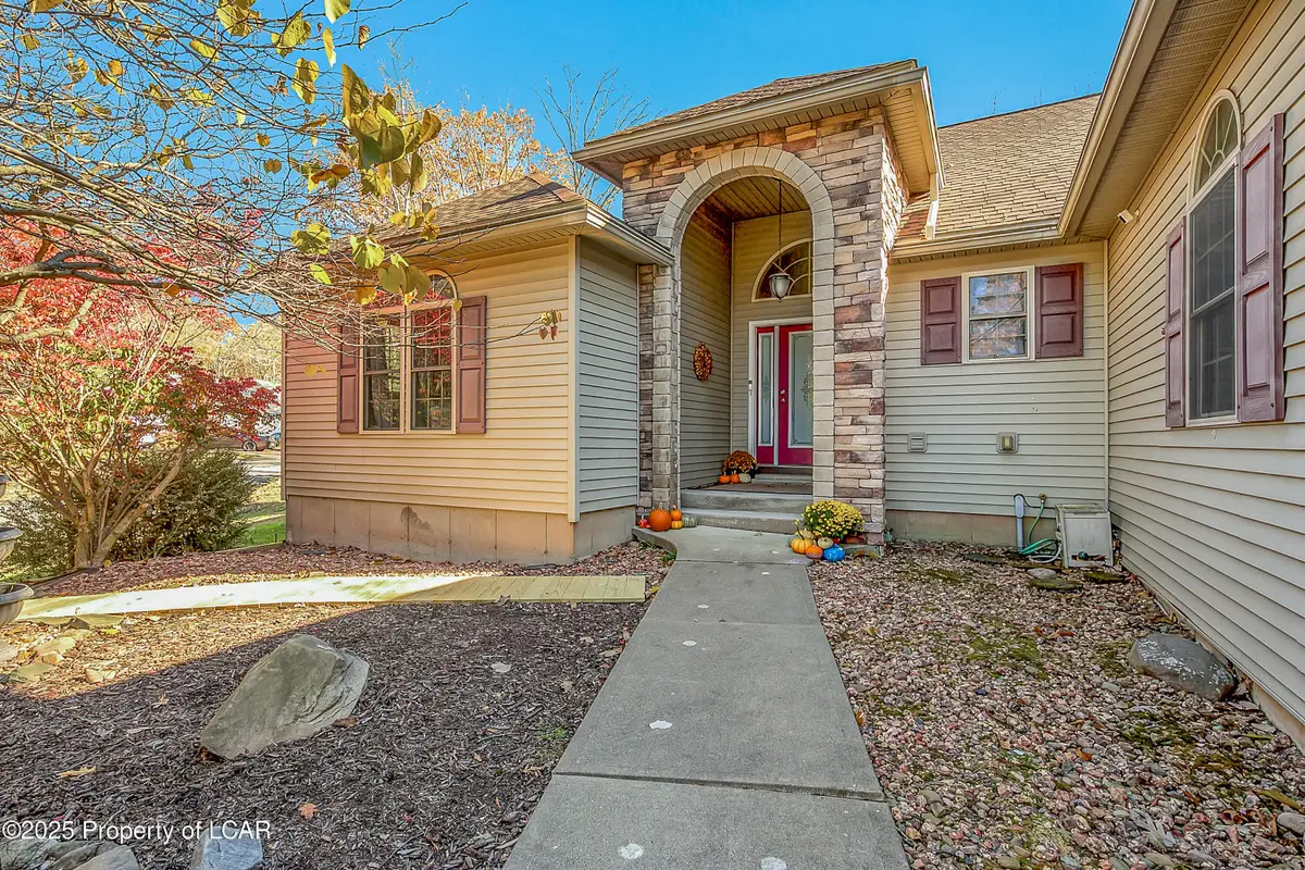 124 Debbie Drive, Drums, PA 18222 - Image #1