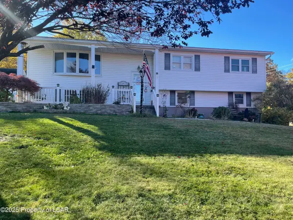 12 Magnolia Road, Mountain Top, PA 18707