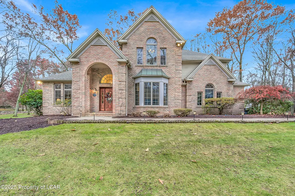 448 Larchmont Way, Mountain Top, PA 18707 - Image #1