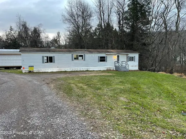 27 Country Pine, Dallas, PA 18612
