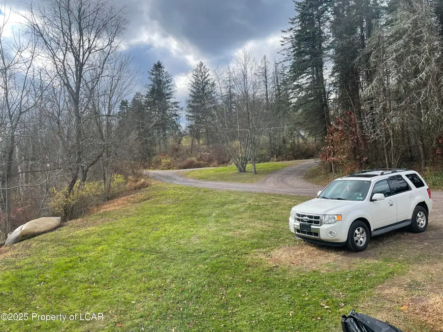 27 Country Pine, Dallas, PA 18612 - Image #2