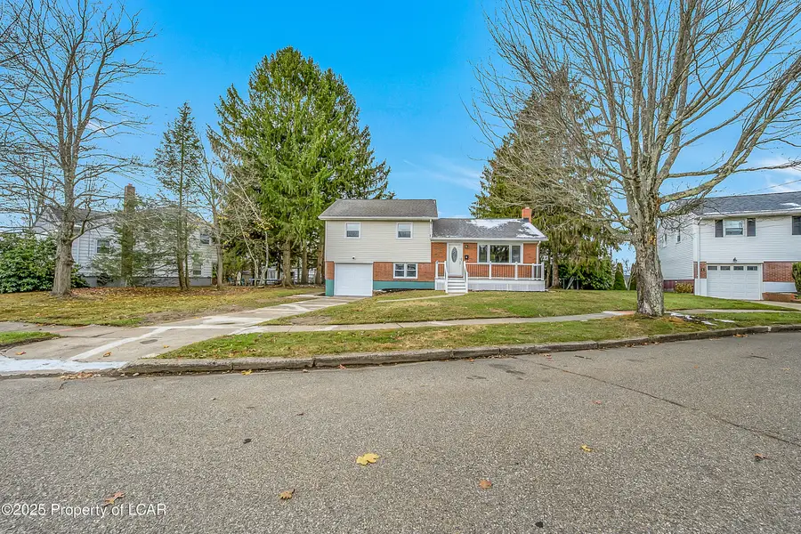 6 Arthur Circle, Mountain Top, PA 18707 - Image #2