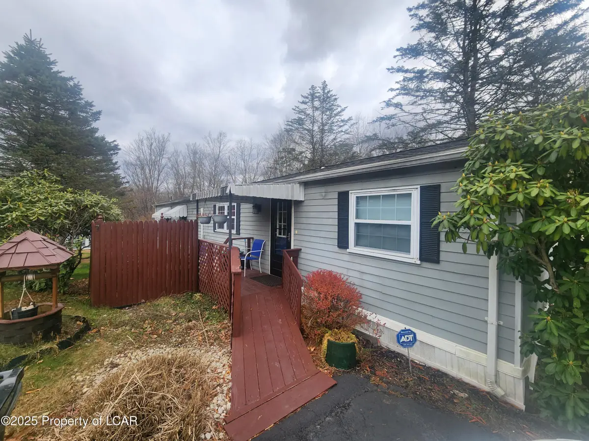 7 Valley Gorge Mhp, White Haven, PA 18661 - Image #1