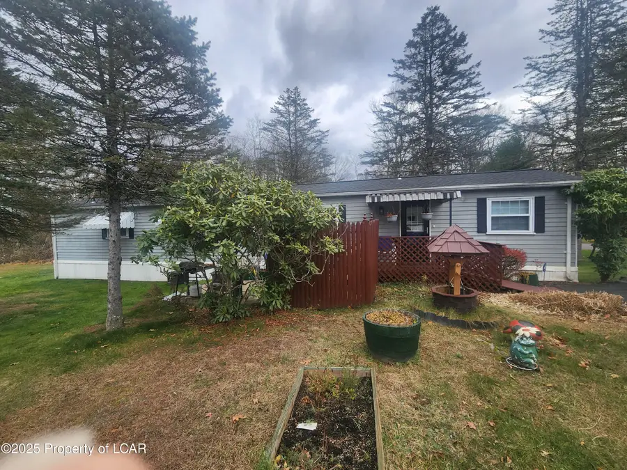 7 Valley Gorge Mhp, White Haven, PA 18661 - Image #2