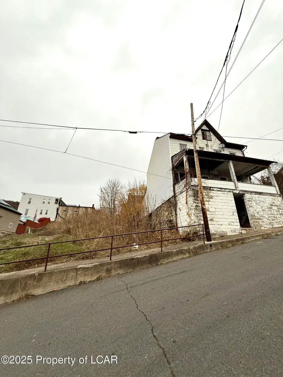 813-815 E Commerce Street, Shamokin, PA 17972 - Image #3