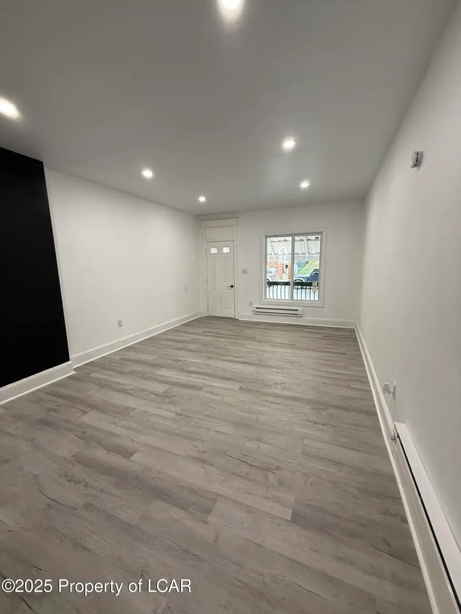 302 W Spruce Street, Tamaqua, PA 18252 - Image #2