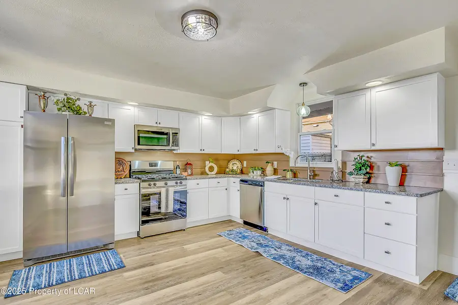 25 W Shawnee Avenue, Plymouth, PA 18651 - Image #2