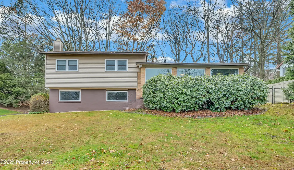 18 Pen-y-bryn Drive, Scranton, PA 18505 - Image #1