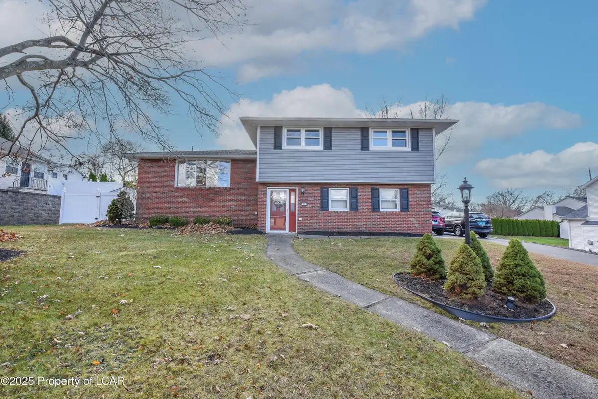 11 Salem Drive, Laflin, PA 18702 - Image #1