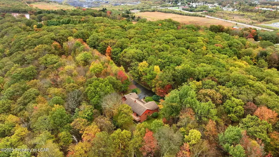 201 Skyline Drive, Hazle Township, PA 18202 - Image #3