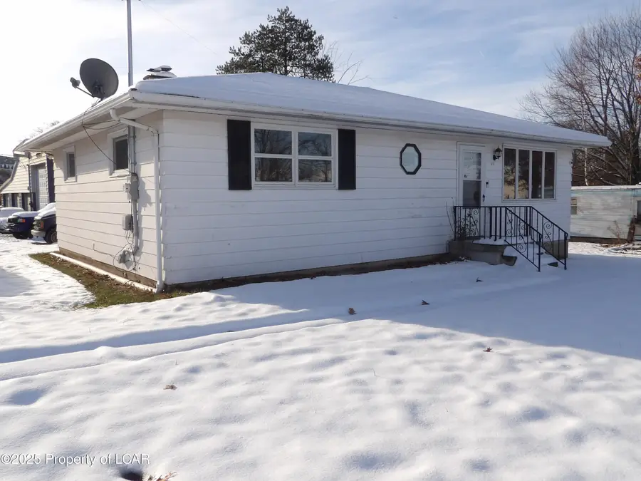 812 Suscon Road, Pittston, PA 18640 - Image #2