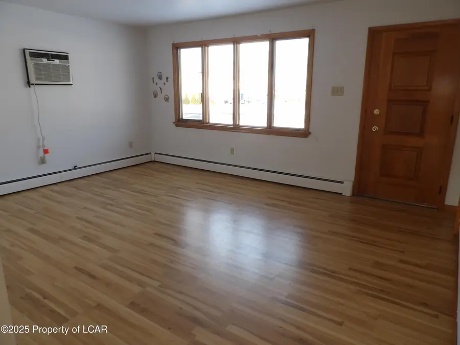 812 Suscon Road, Pittston, PA 18640 - Image #3