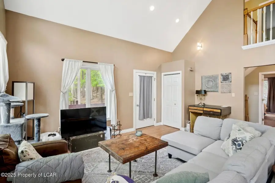 79 Muskegon Circle, Hazle Township, PA 18202 - Image #2