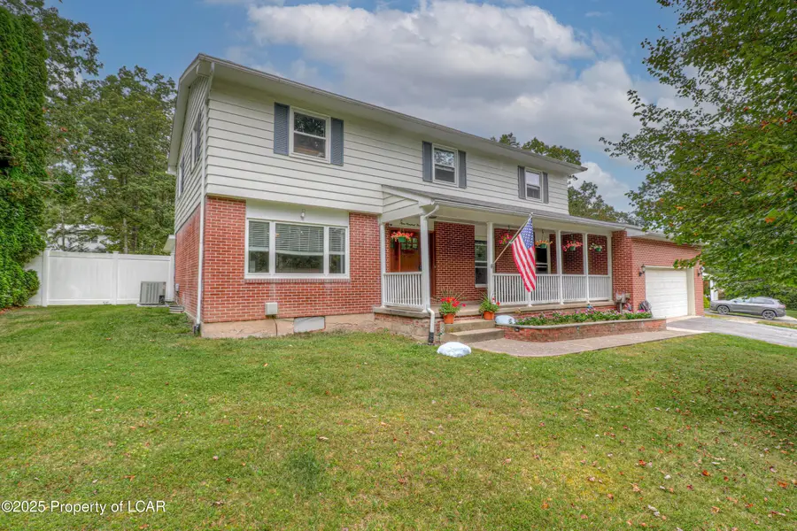 903 Aspen Drive, Mountain Top, PA 18707 - Image #2