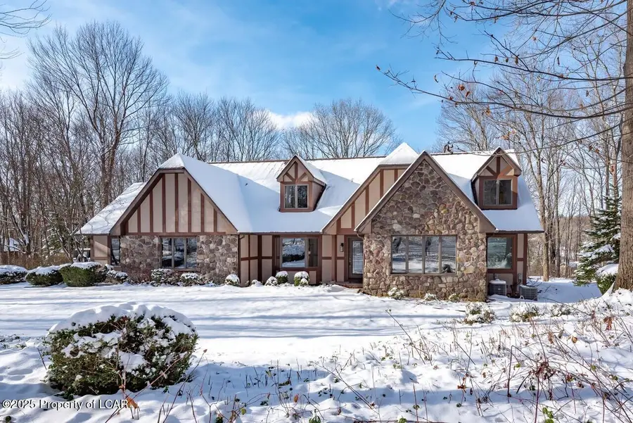 65 Glendalough Road, Dallas, PA 18612 - Image #3