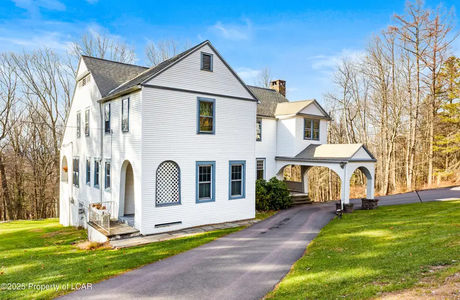 570 Oak Lane, Mountain Top, PA 18707 - Image #2