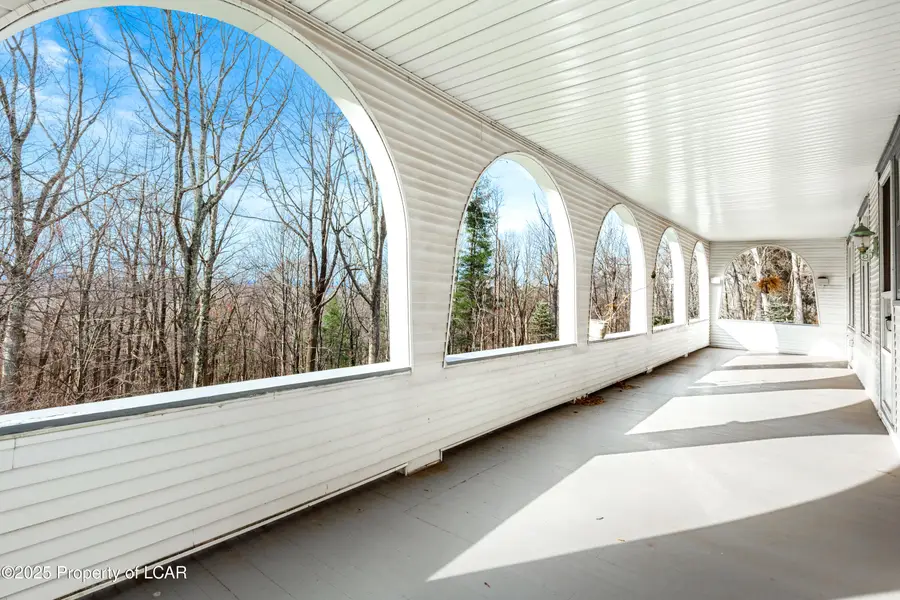 570 Oak Lane, Mountain Top, PA 18707 - Image #3