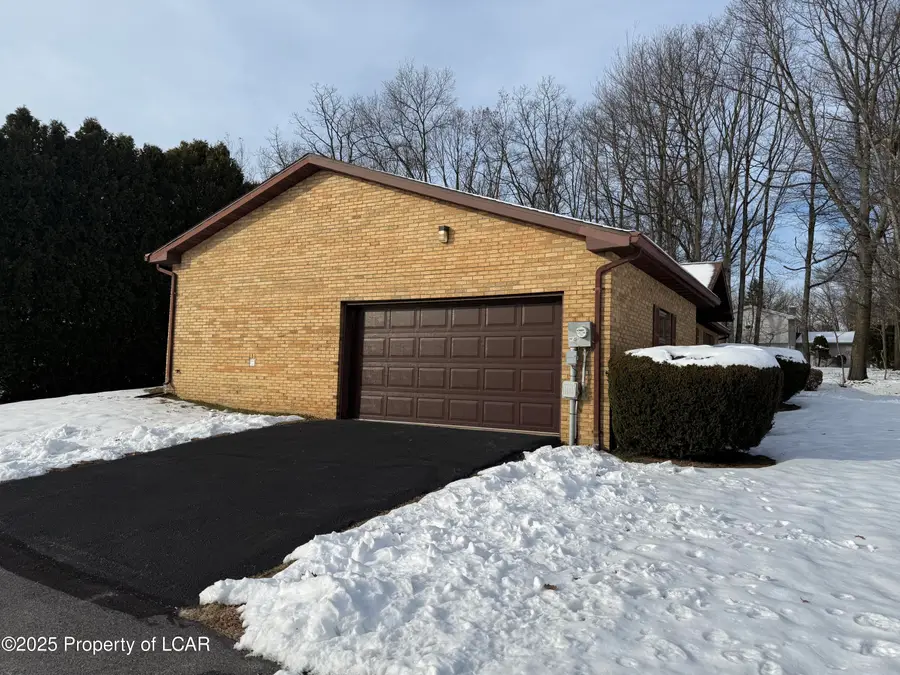 2110 Wedgewood Road, Hazle Township, PA 18202 - Image #2