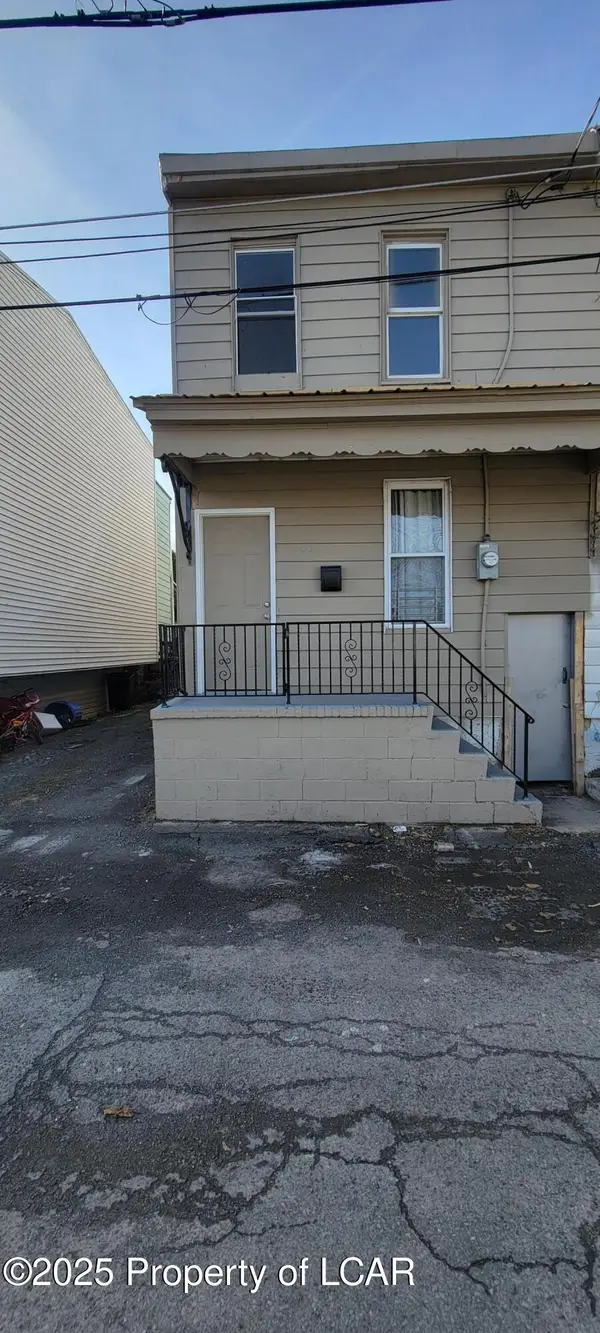 22 S Grant Street, Shenandoah, PA 17976