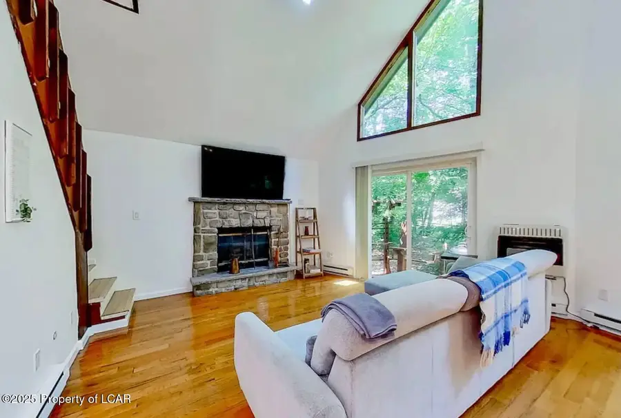 7206 Wigwam Way, Tobyhanna, PA 18466 - Image #2