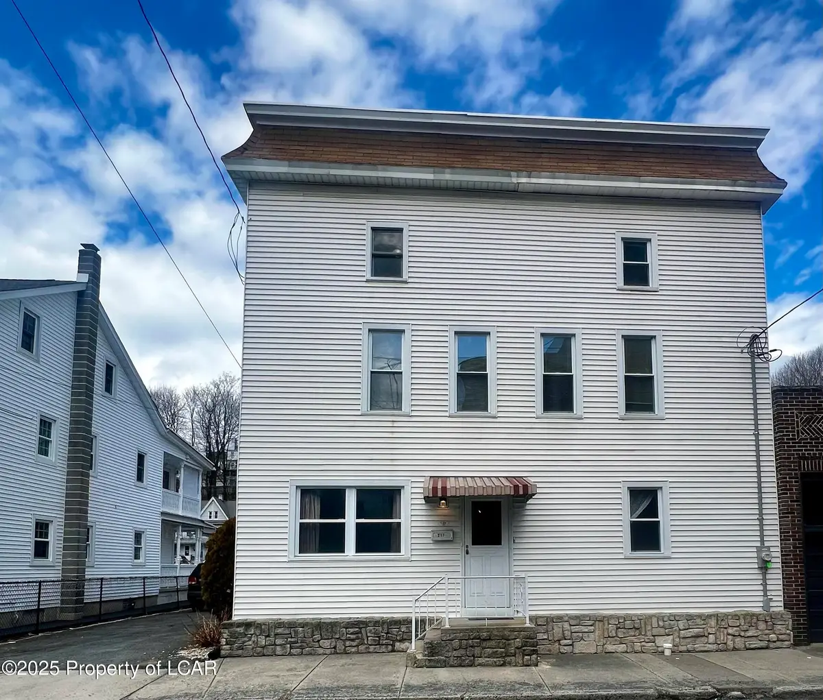 215 W Rowe Street, Tamaqua, PA 18252 - Image #1