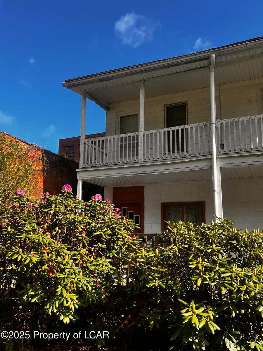 215 W Rowe Street, Tamaqua, PA 18252 - Image #3