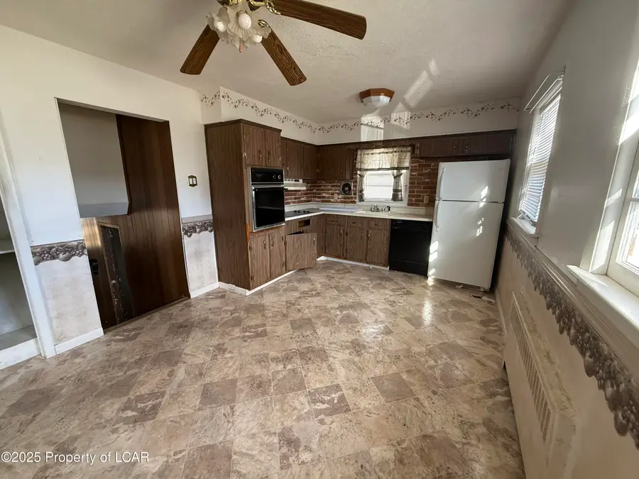 8 N Park Lane, Mountain Top, PA 18707 - Image #2